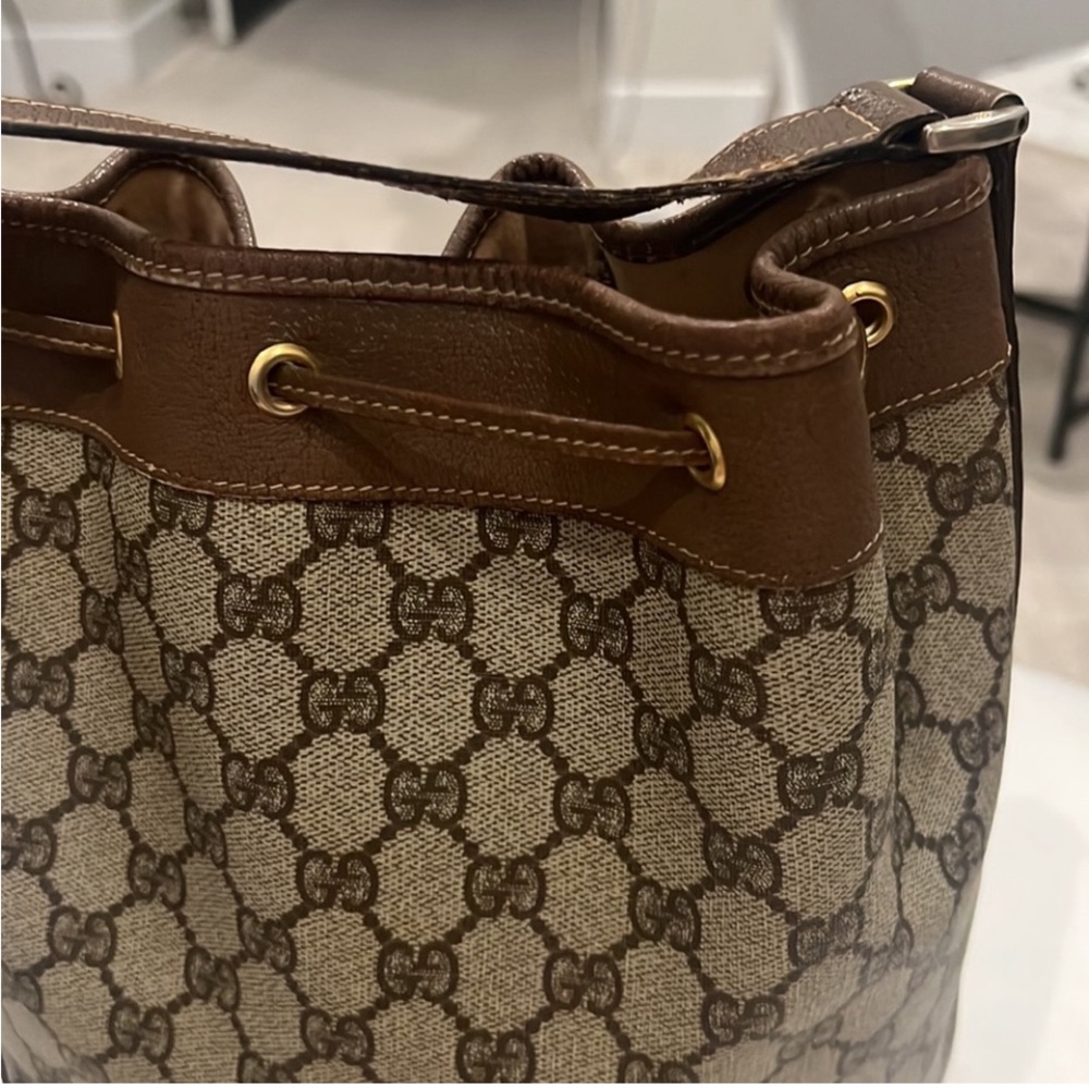 Traded GUCCI CROSSBODY ADJUSTABLE STRAP BUCKET BAG VINTAGE FINAL PRICE - Picture 3 of 11